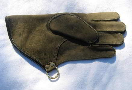 SHORT CUFF 11 INCH LONG DOUBLE THICKNESS COWHIDE GLOVE