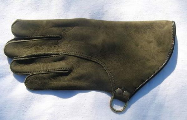 SHORT CUFF 11 INCH LONG DOUBLE THICKNESS COWHIDE GLOVE