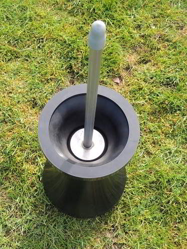 A SUPERIOR FALCON BLOCK 6 INCH TOP FOR SMALL TO MEDIUM SIZE FALCONS