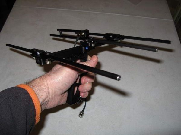 A HAND HELD COLLAPSIBLE YAGI ANTENNA