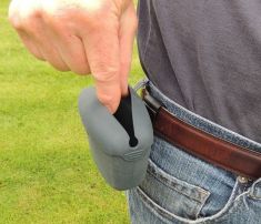 TIDBIT POUCH WITH BELT CLIP FOR TRAINING HAWKS OR FALCONS