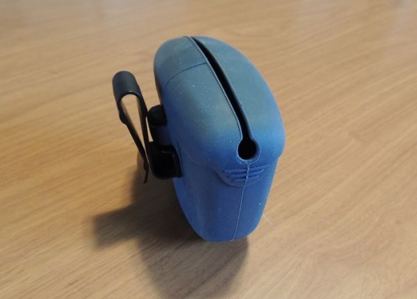 TIDBIT POUCH WITH BELT CLIP FOR TRAINING HAWKS OR FALCONS