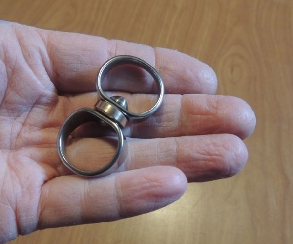 A NEW MESSINGER FIGURE EIGHT STAINLESS STEEL SWIVELS IN FIVE SIZES