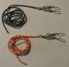A PARA CORD LEASHES WITH SWIVEL SNAP SETUP  TWO SIZES