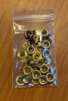 Grommets, size 00" 3/16" diameter hole. 25 sets per bag