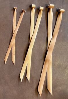Kangaroo field jesses with no slits comes in three sizes