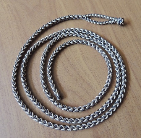 A  EIGHT STRAND ROUND BRAIDED LOOP LEASH – COMES IN FOUR SIZES