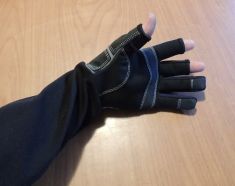 ANIMAL HANDLING GLOVES SYNTHETIC, THREE OPEN FINGER STYLE, GREAT FOR ALL VETERINNARIAN USE