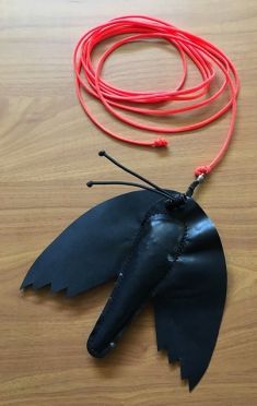 BLACK STARLING LURE MADE FROM KANGAROO HIDE