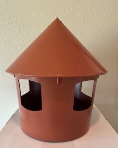 FEEDER FOUNTAIN PLASTIC NATURAL 2 LITER SIZE