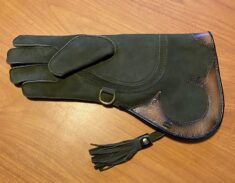 COLUMBIA FULL-CUFF INSUALTED GLOVE OLIVE GREEN COLOR FOR COLD WEATHER USE- RIGHT HAND GLOVE.