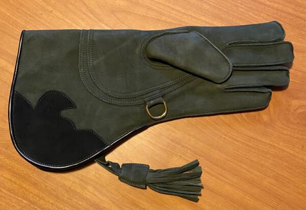 COLUMBIA FULL-CUFF INSULATED GLOVE FOR COLD WEATHER USE- LEFT HAND.  A GREAT GLOVE FOR HARRIS, RED TAIL AND GOSHAWKS