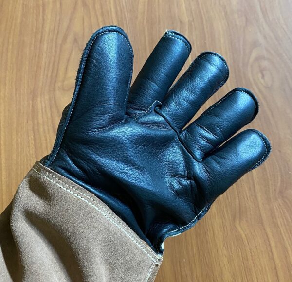Heavy Weight Raptor and animal handling gloves, 24 inch long. Kevlar lined for more protection. Comes in pairs only. - Image 3